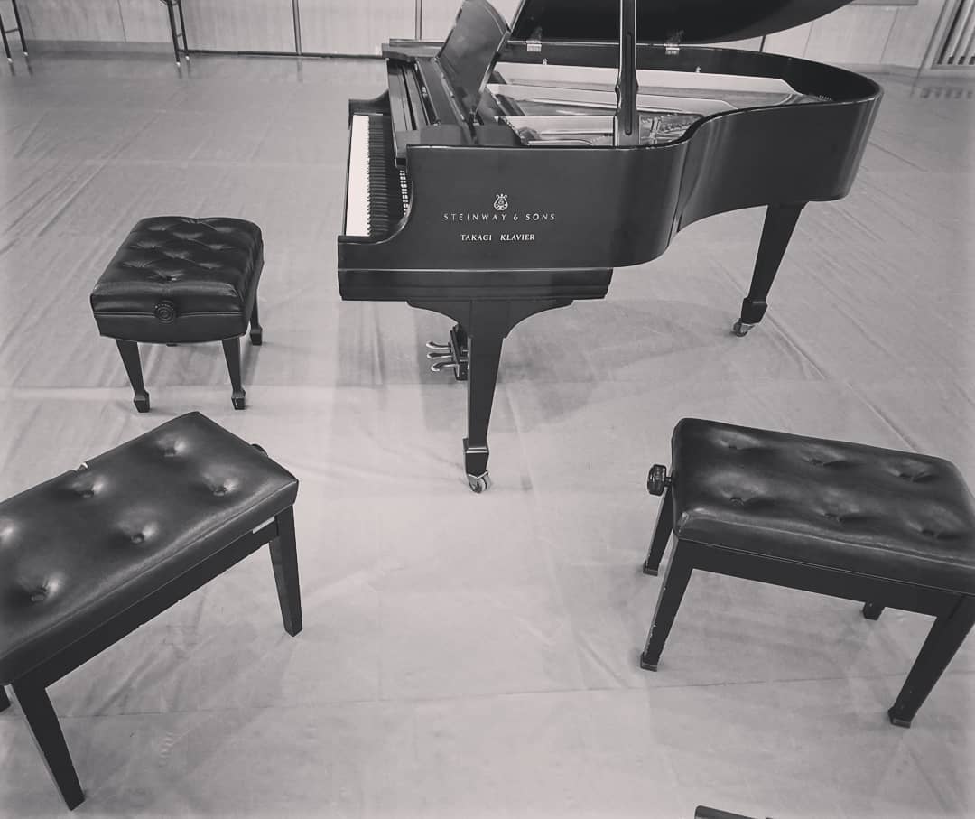 オススメのピアノ椅子10選 選び方とタイプを比較 背もたれ/トムソン