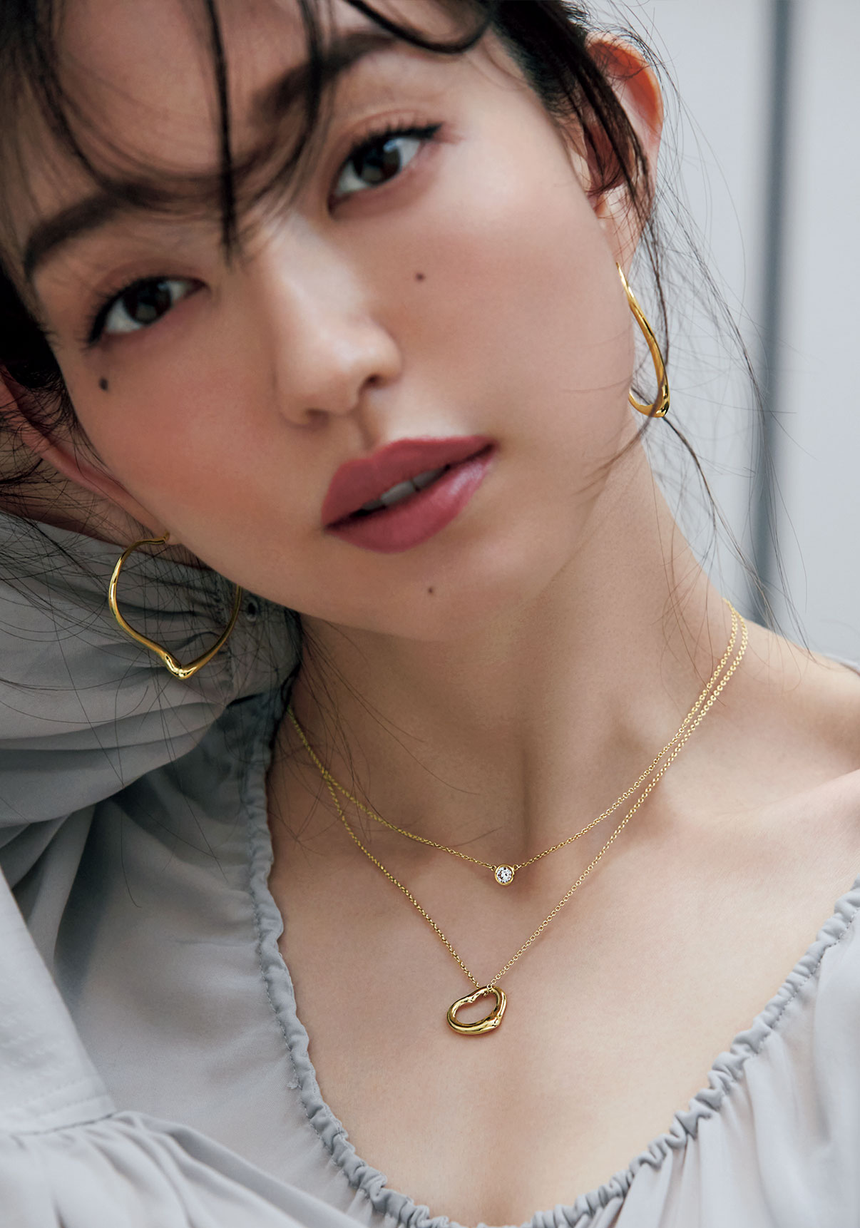 女性の人生に寄り添う、 エルサ・ペレッティの名品ジュエリーと一緒に