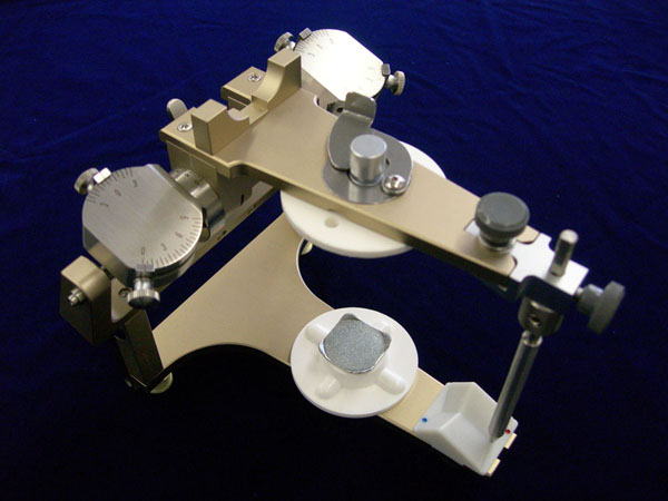 ABE007咬合器 - 医療用オゾン機器・歯科用機材の販売なら、株式会社