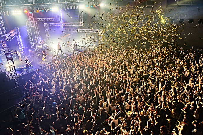 BORN 2016.5.26 Zepp DiverCity【SUPER BLACK MARKET】ライブレポート