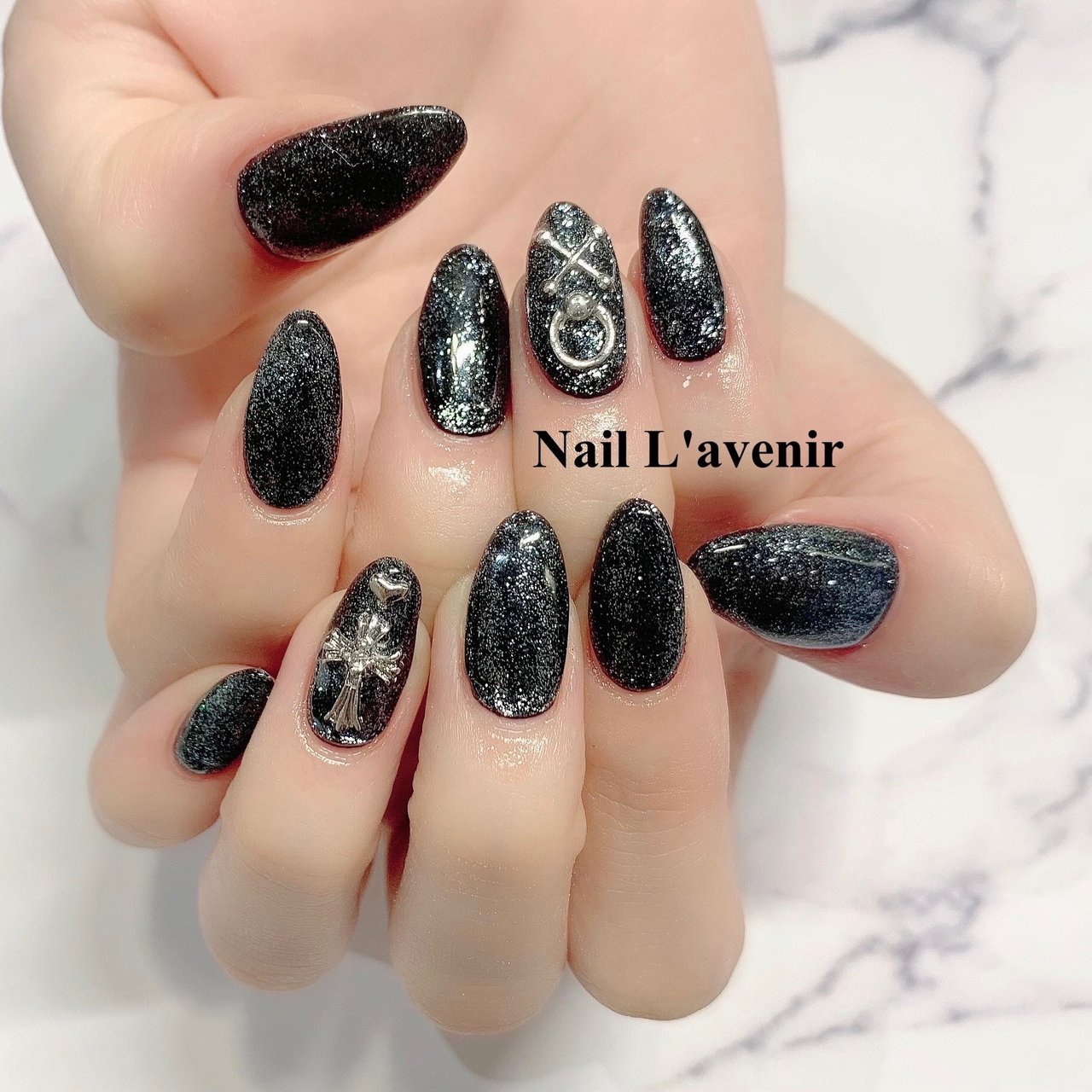 オールシーズン/ハンド/ワンカラー/ミディアム/ブラック - L'avenir