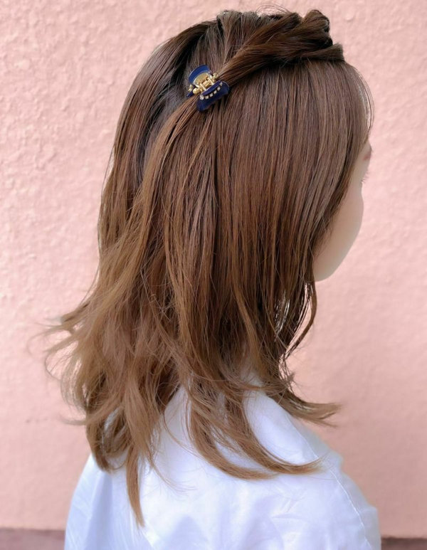 2025年のスタートにふさわしい。ヘアクリップで新しい私を | acca