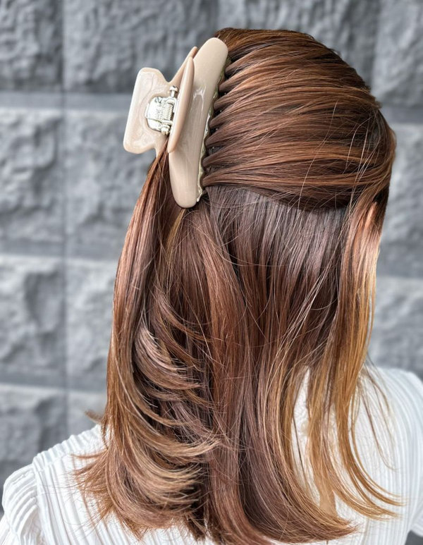 2025年のスタートにふさわしい。ヘアクリップで新しい私を | acca