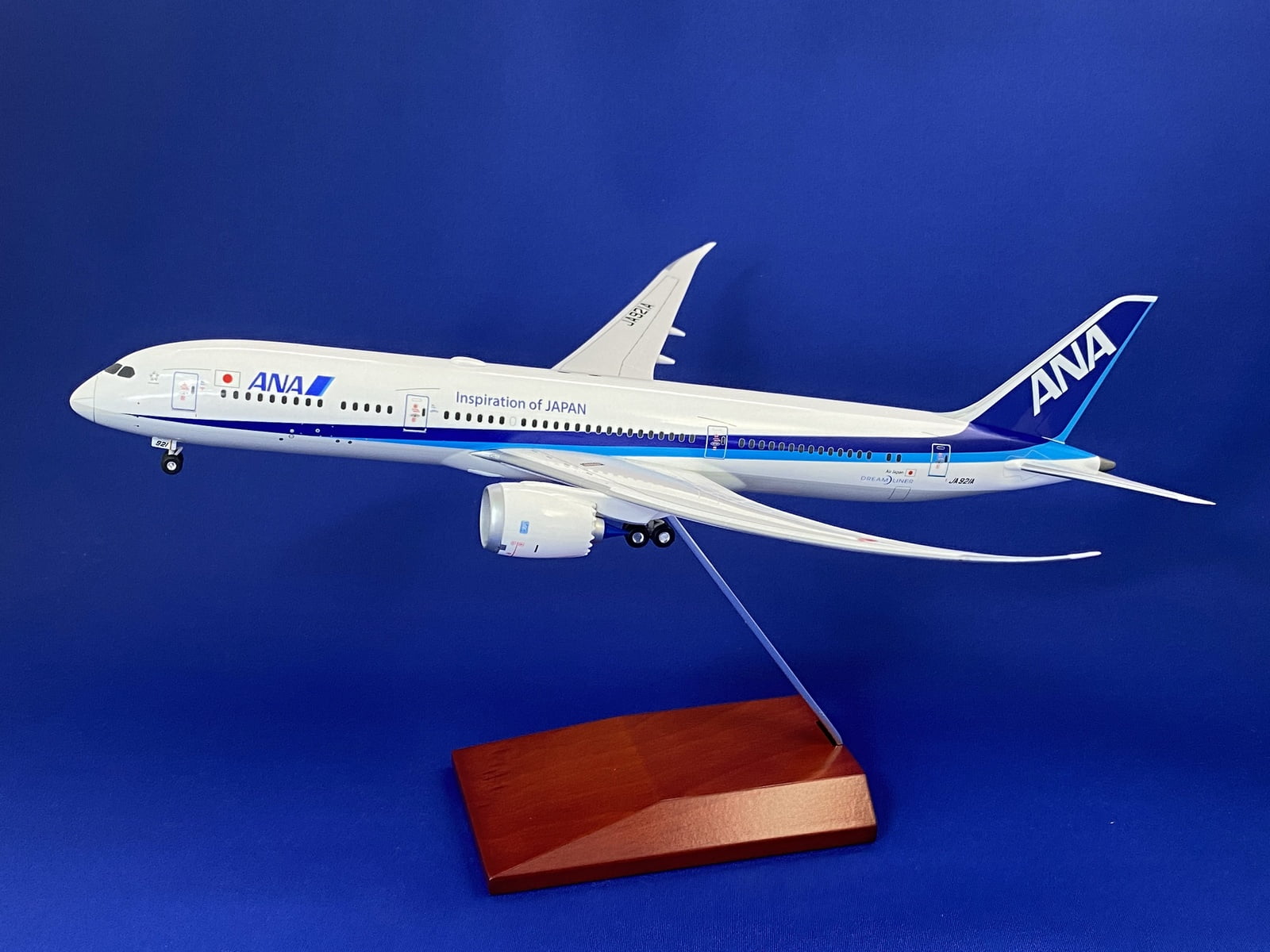 NH20168 全日空商事特注品 ANA B787-9 JA921A 1:200 完成品 完売しま