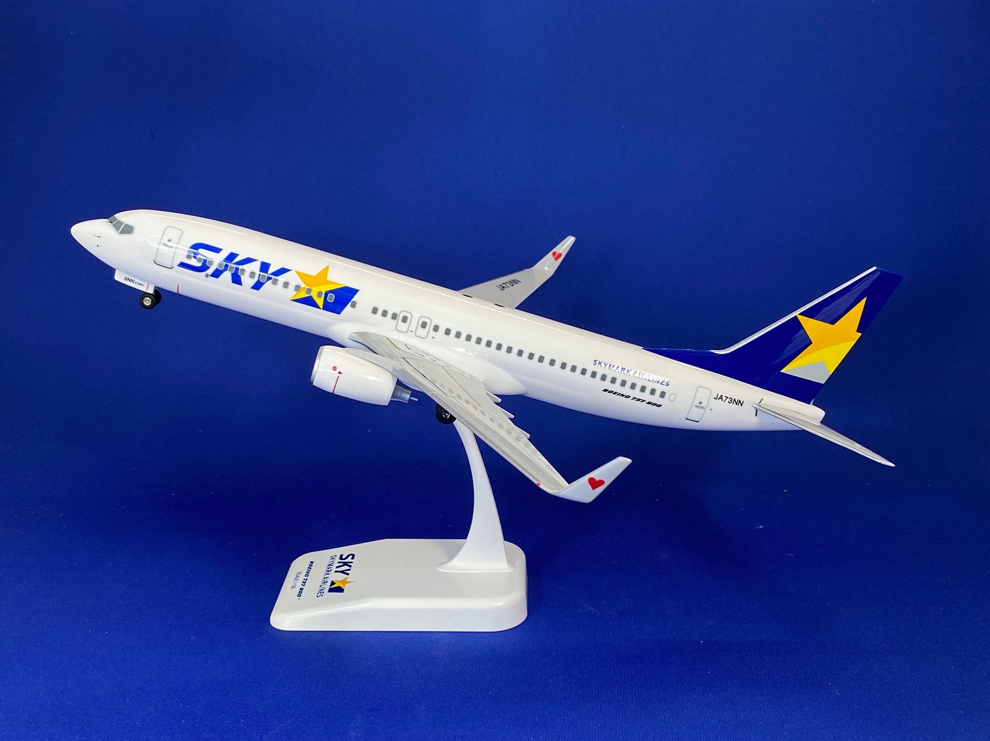 BC1332 EVER RISE SKYMARK / スカイマーク B737-800W JA73NN 1:130