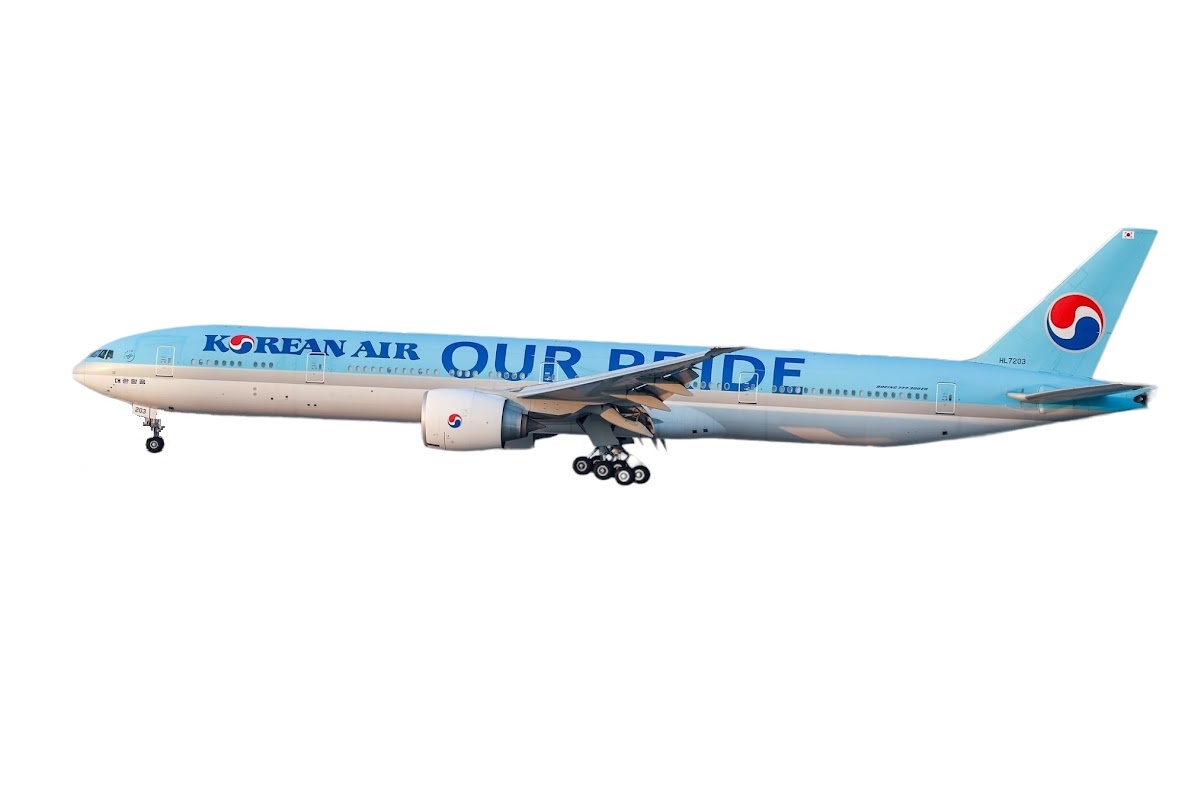 04561 Phoenix Korean Air / 大韓航空 We Are Our Pride B777-300ER