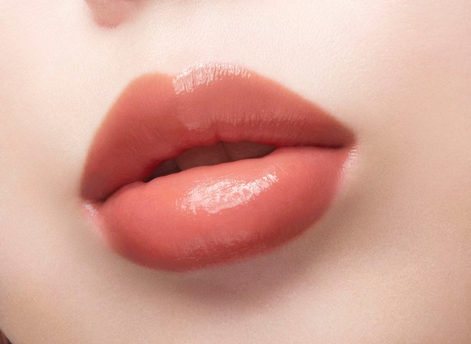 むっちり色気のある唇に！ ヴィセの“粘膜リップ”が大進化！「唇の縦