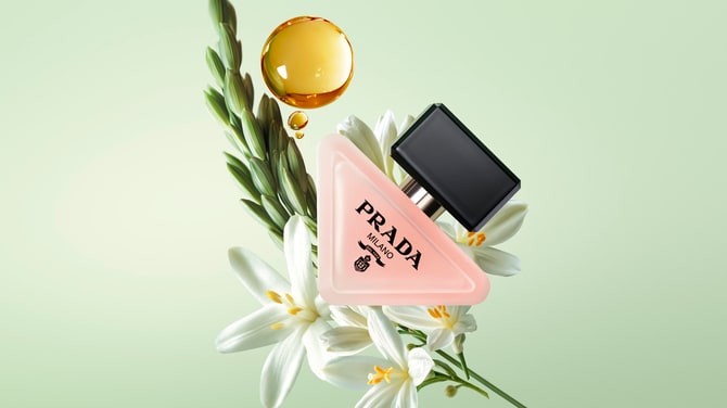 プラダ】人気フレグランスから「ブランド初のヘアミスト」が登場