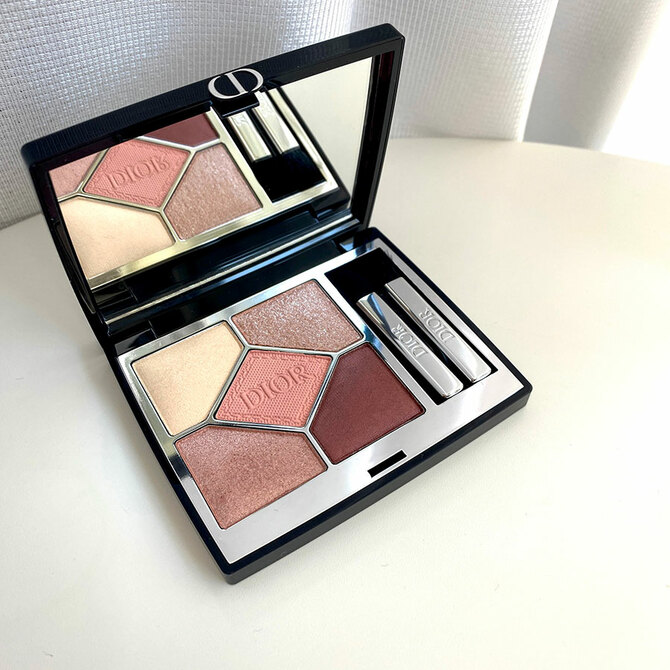 ベストコスメ2023をお試し「アイシャドウ」BEST3を塗り比べ