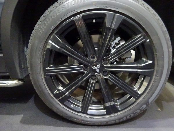 ガリキズありアウトランダー PHEV 20インチ ホイール 1本 20×8J ①