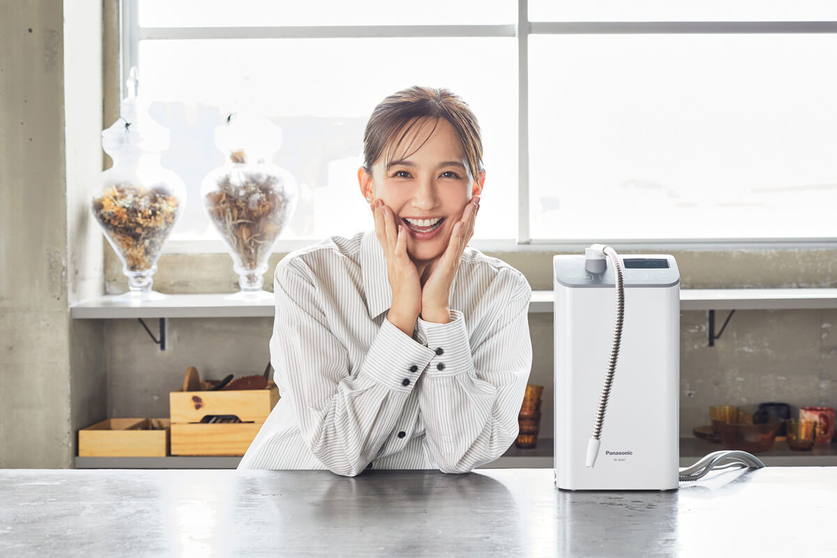 パナソニック アルカリイオン整水器の実機レビュー！ 優木まおみが実際