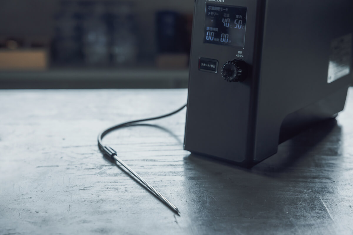 低温調理器ビギナーも安心の簡単＆正確さ！ TESCOM「芯温スマート