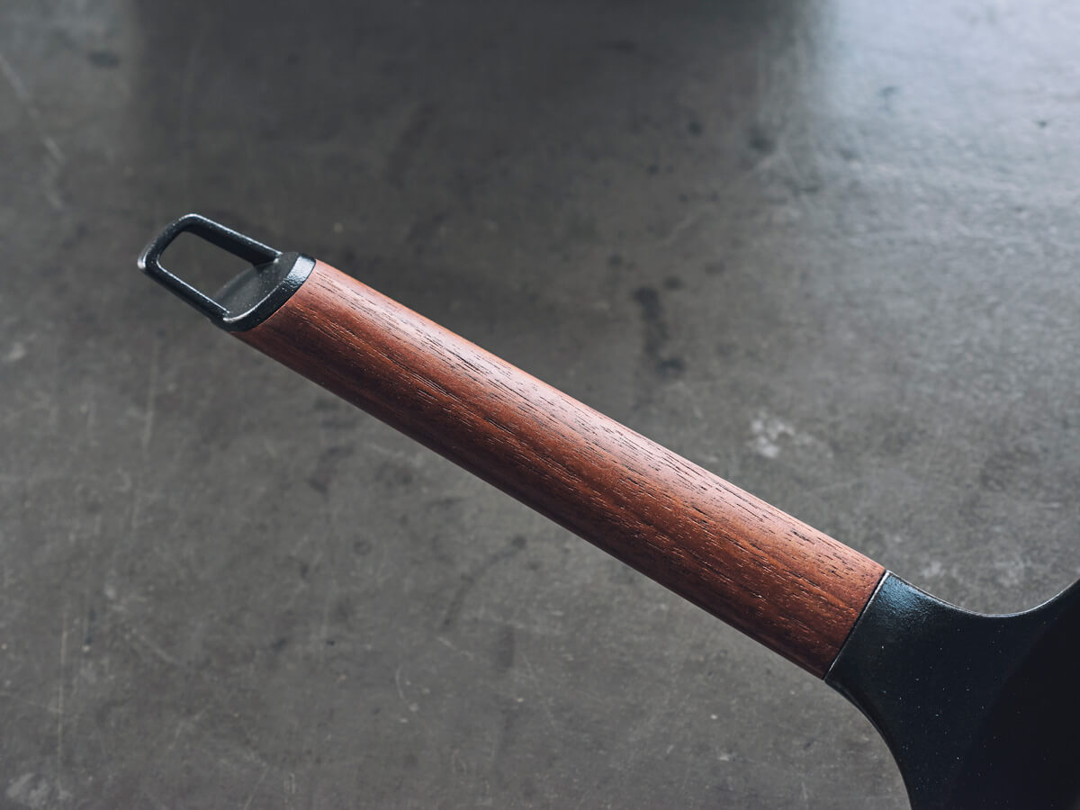 バーミキュラの鉄製フライパンは鋳物とホーローのいいとこどり！素材の