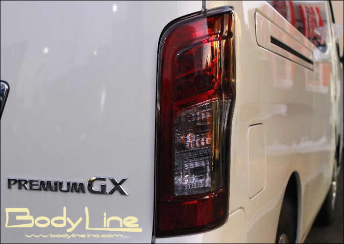 NV350 キャラバン 2/3型専用 テールランプカバー(ライトスモーク) を