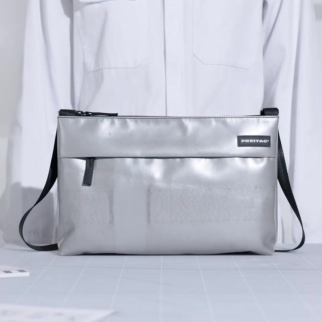 F553 LOU | 090388 | FREITAG