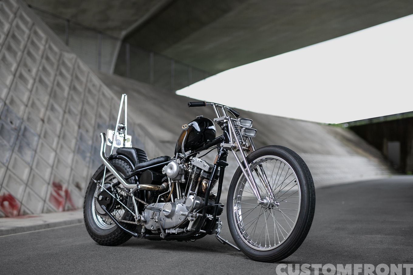 HOT SPICE CUSTOMSのハーレー アイアンショベルXLCHのコンパクト