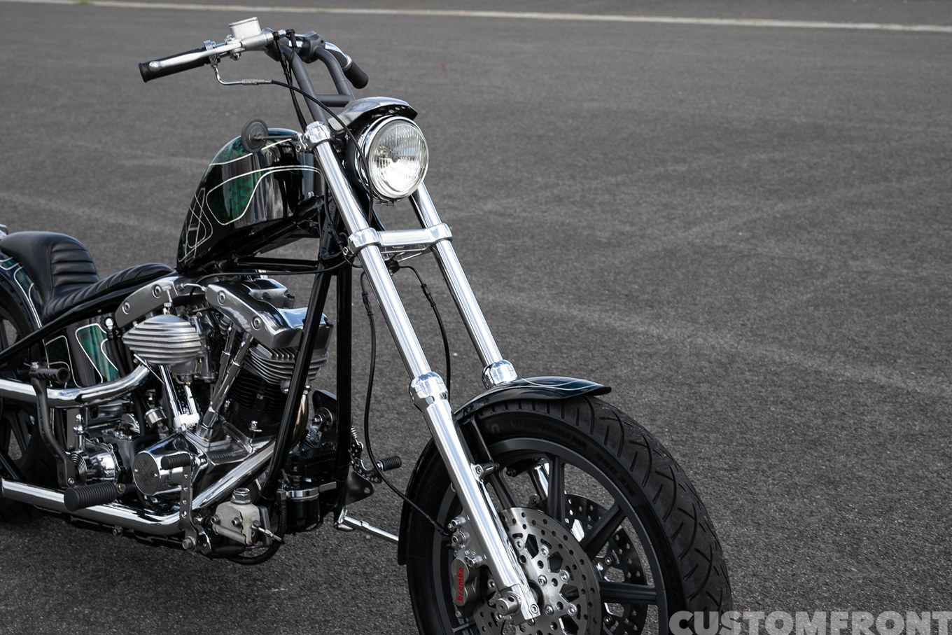 NUTS CUSTOM CYCLESのハーレー フリスコスタイルのショベルチョッパー