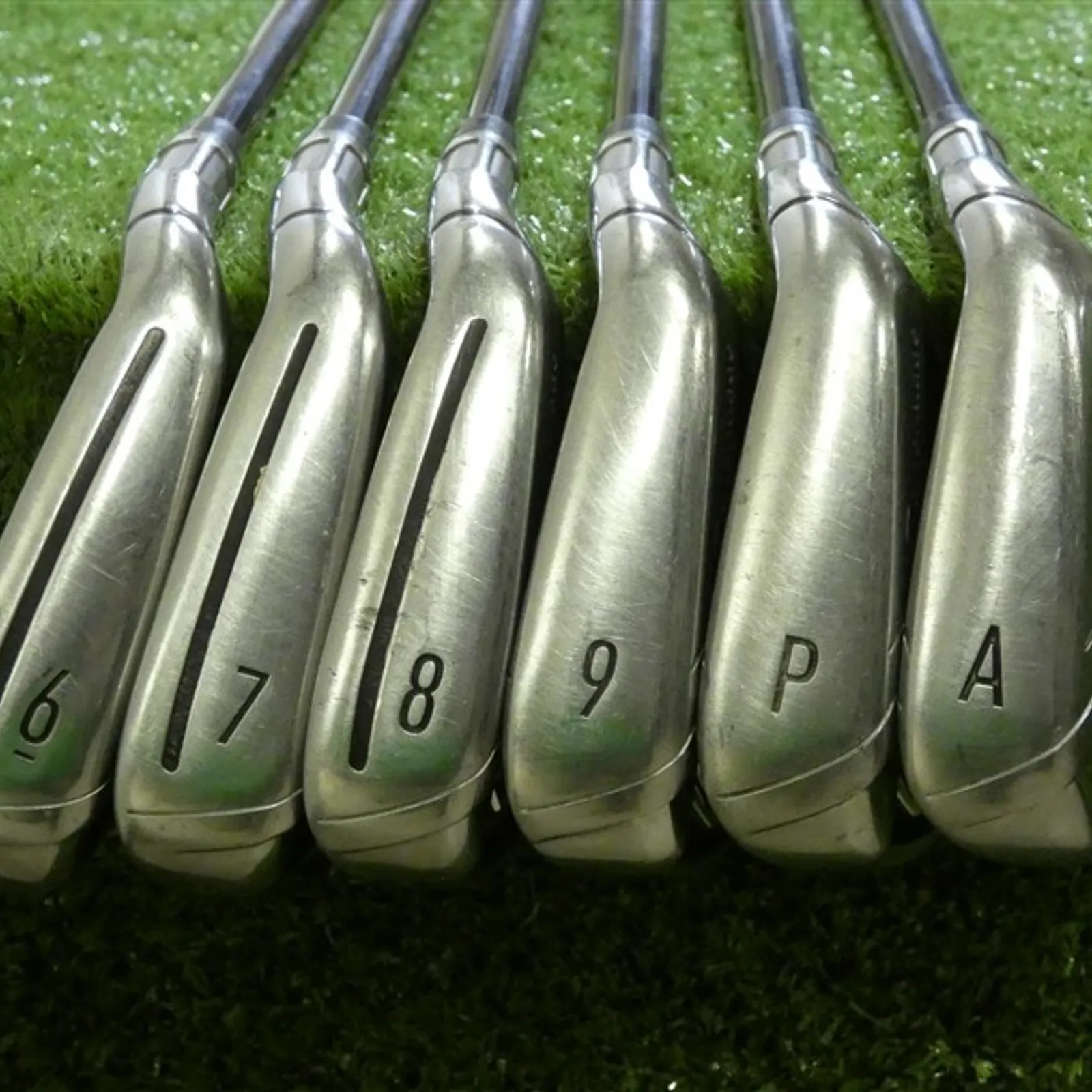 TaylorMade SIM Max Irons 6-P & A Ventus Blue 5 A Senior/Ladies