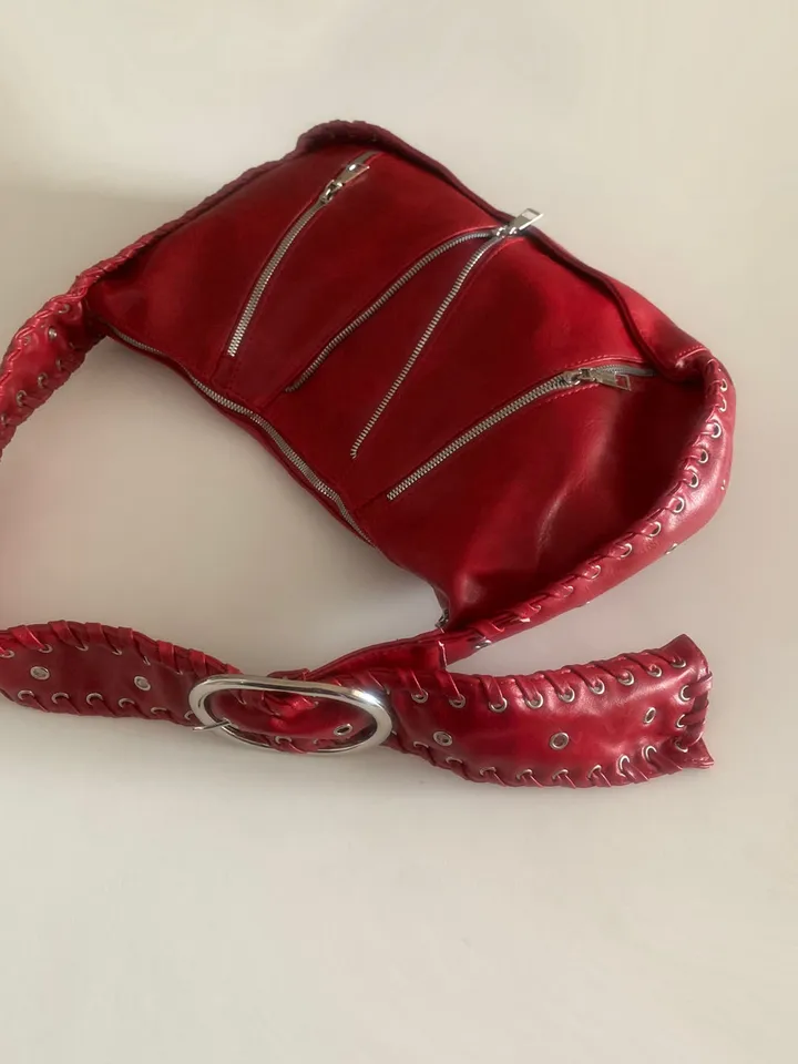バックルレッドショルダーバッグ | ファッション通販サイト NUGU