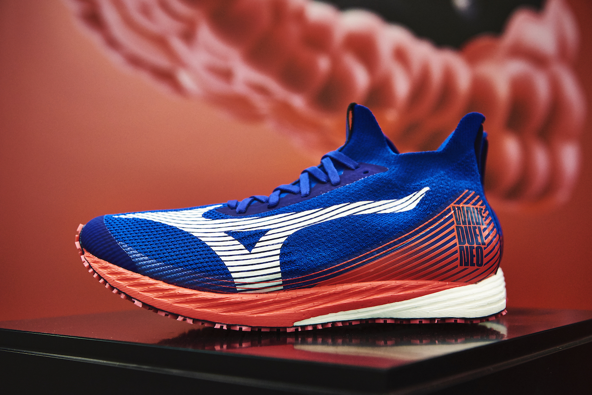ミズノから新素材「MIZUNO ENERZY」搭載のランニングシューズ「WAVE