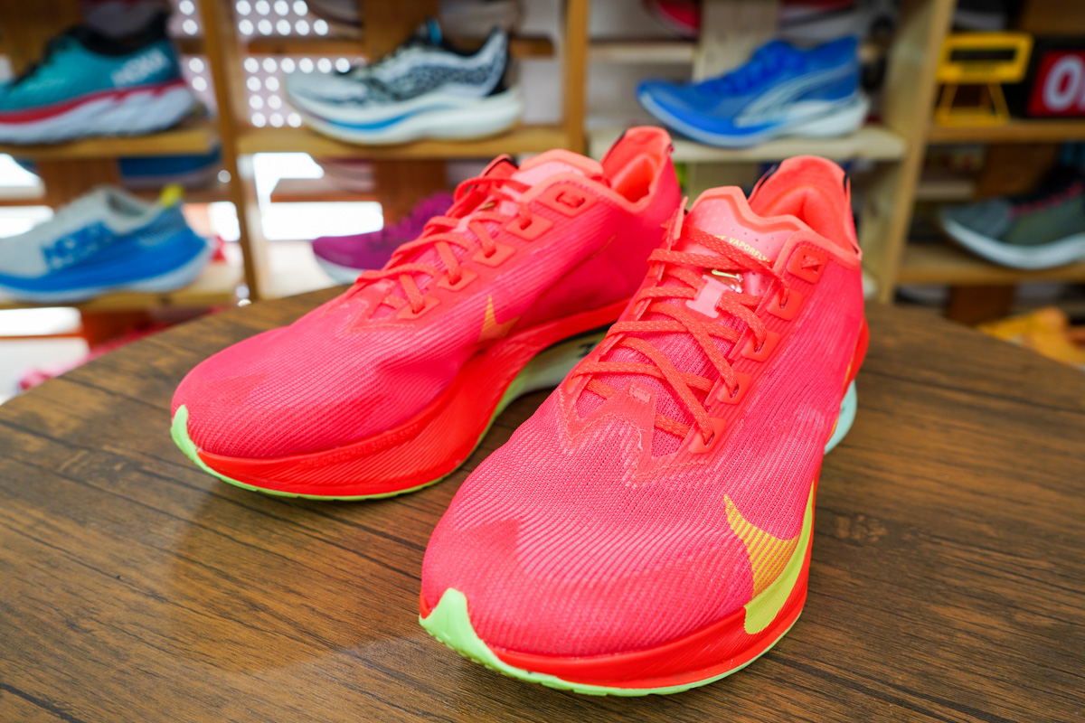 ナイキ『ヴェイパーフライ ネクスト% 4』の走り心地にシューズ
