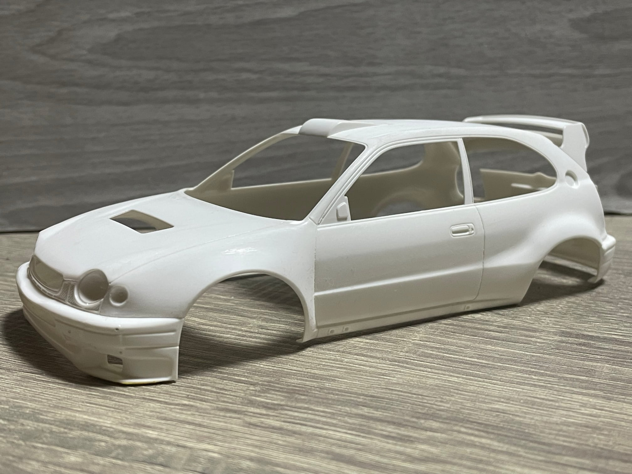 タミヤ1/24 トヨタカローラWRC 】ボディの塗装｜森のワークベンチ