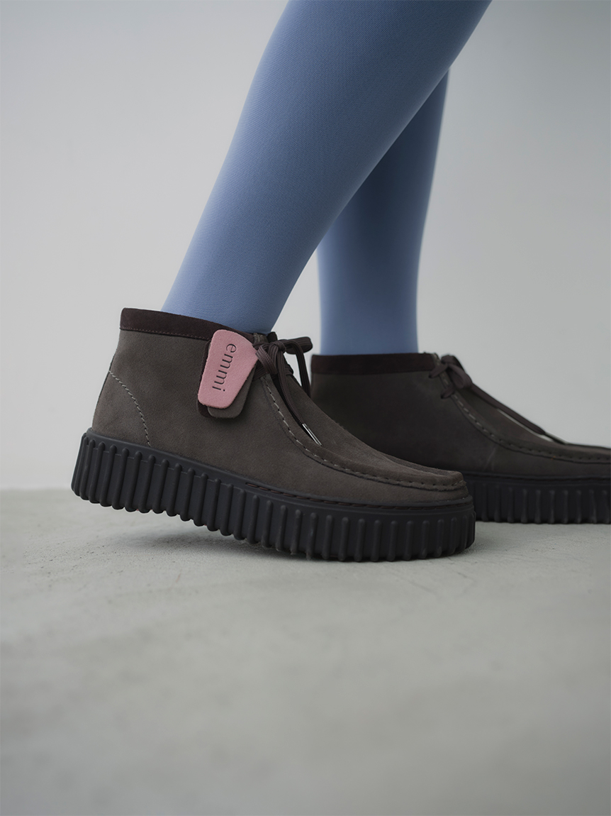 emmi×Clarks】Torhill Moss(ブーツ)｜シューズ｜emmi（エミ）の通販