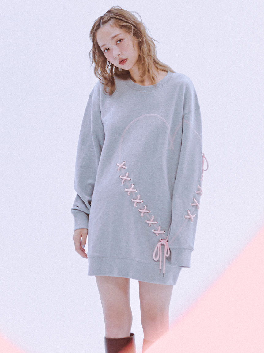 オフィシャルサイト限定カラー】ハートレースアップスウェット