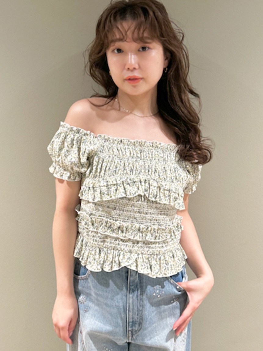 シャーリングフリルトップス(Tシャツ・カットソー)｜トップス｜LILY