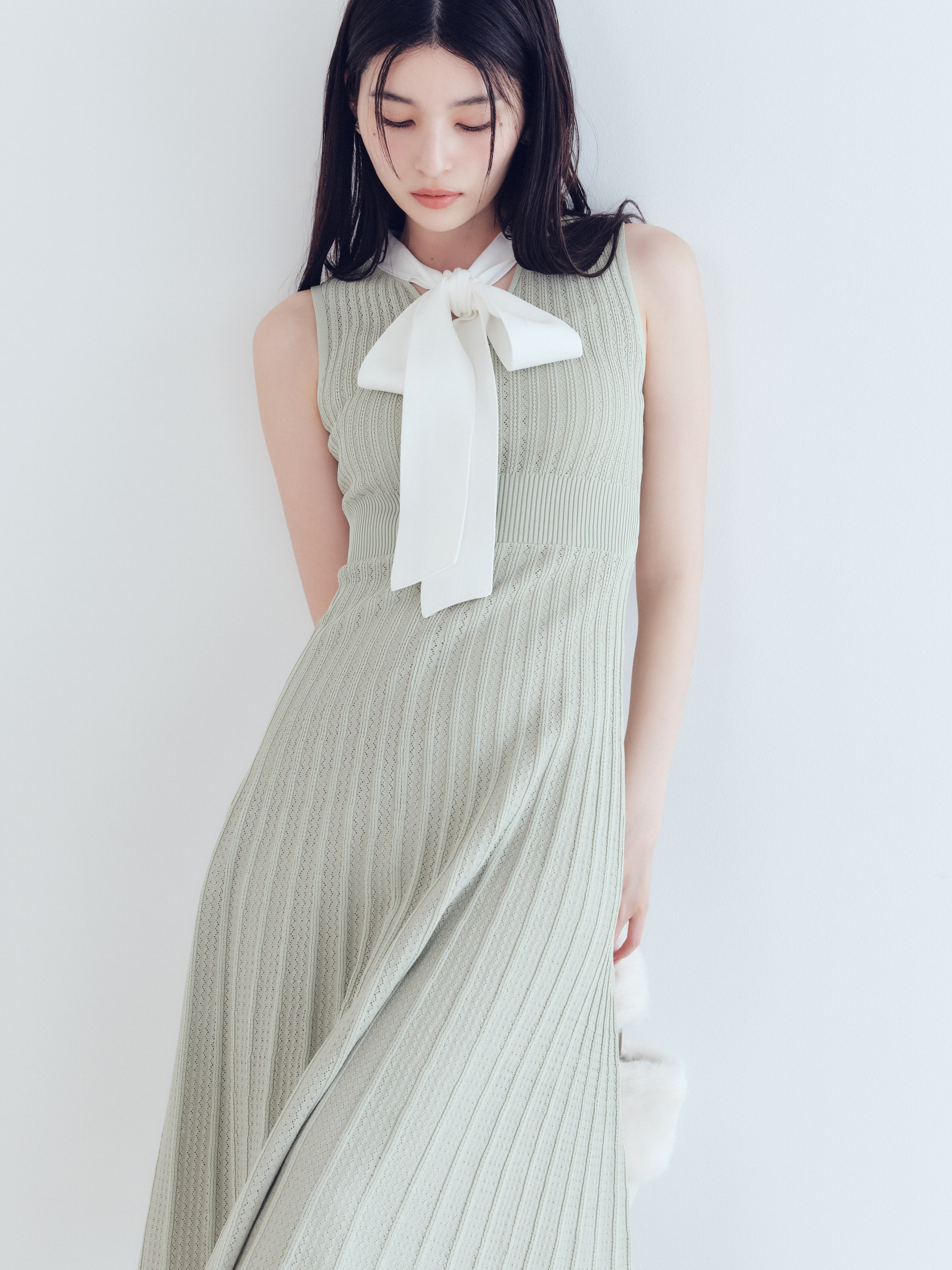 オフィシャル・MASHアプリ限定】ボウタイリボンニットワンピース