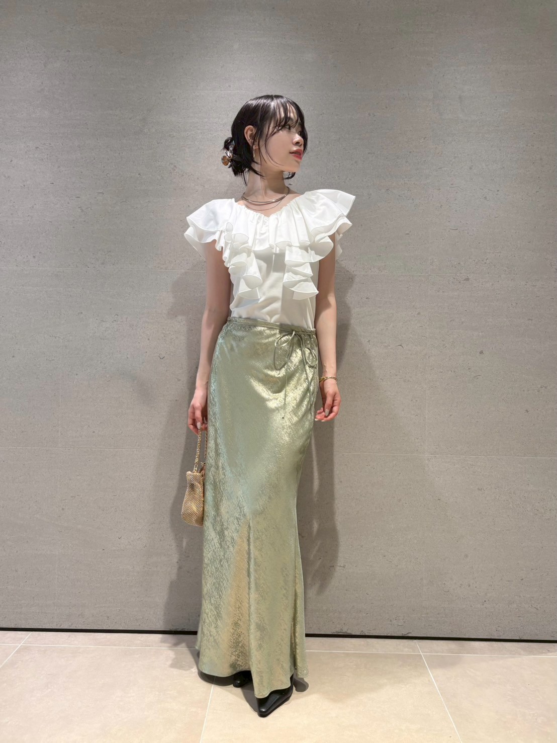 デコルテフリルカットトップス(Tシャツ・カットソー)｜トップス｜LILY