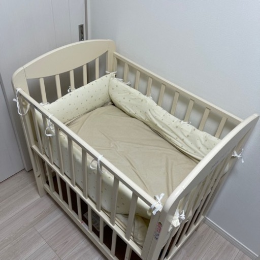直接引取希望】カトージホワイト木製ベビーベッド PUPPAPUPOお布団