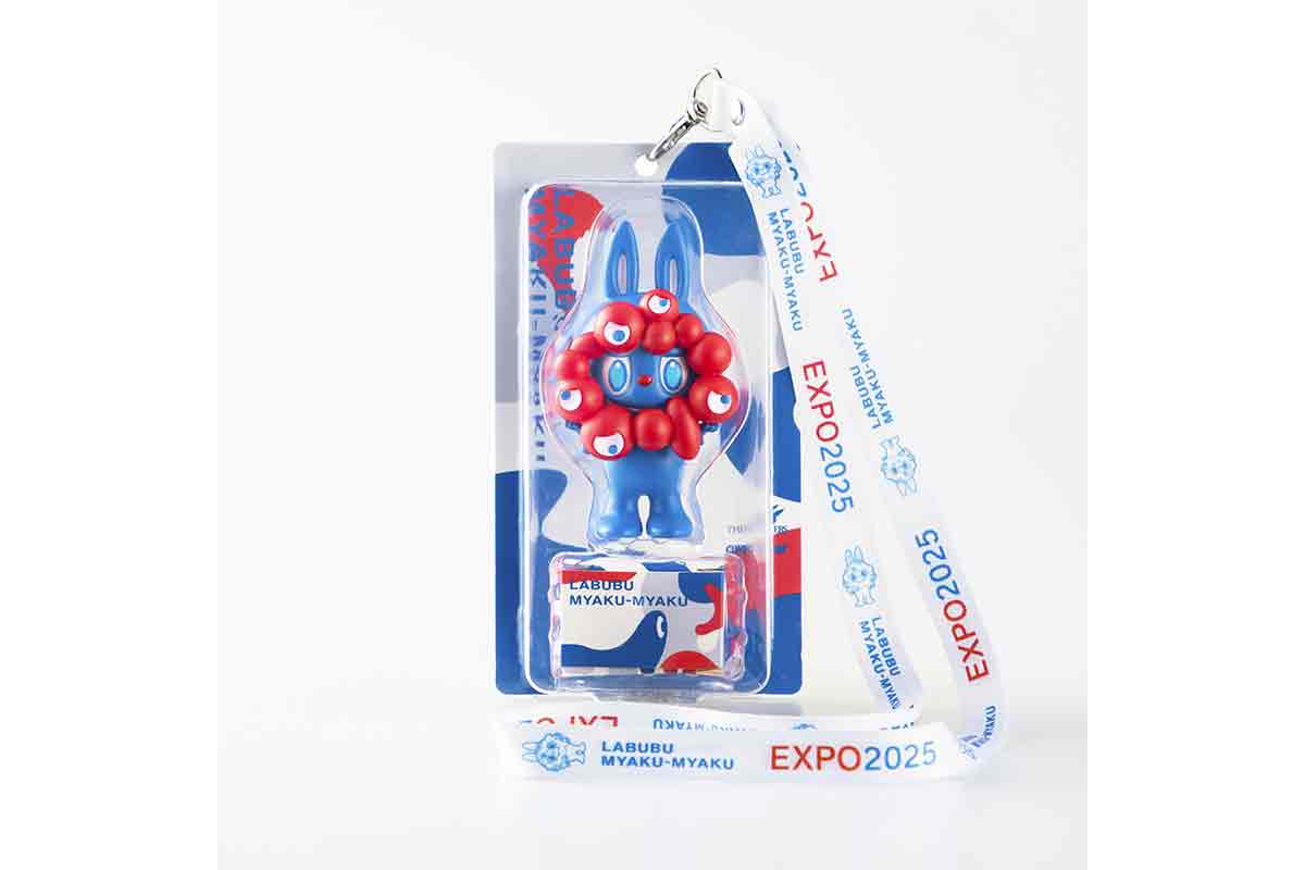 ラブブ」と「ミャクミャク」がコラボ、万博・会場内オフィシャルストア