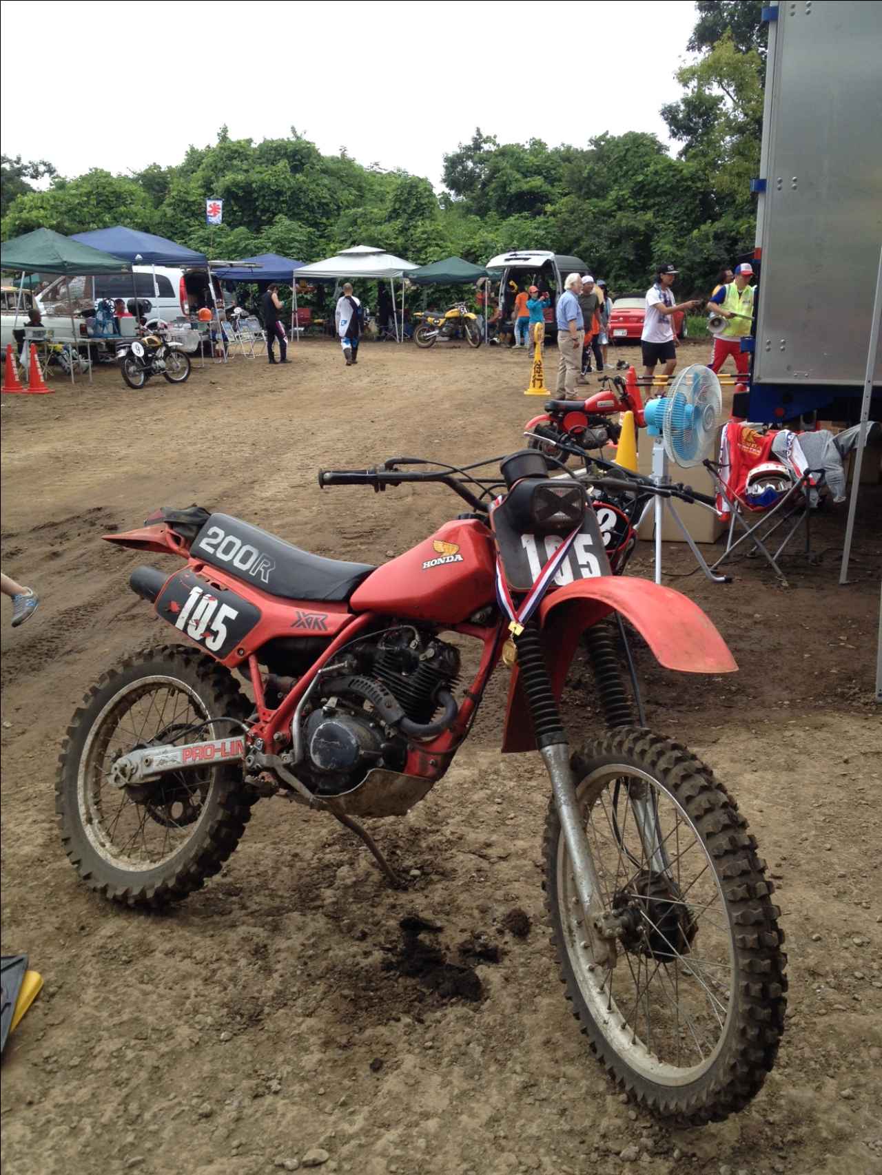 現行車より〜♫ フツーに♪ XR200Rbがぁ好きぃ〜？ 後編 - LAWRENCE