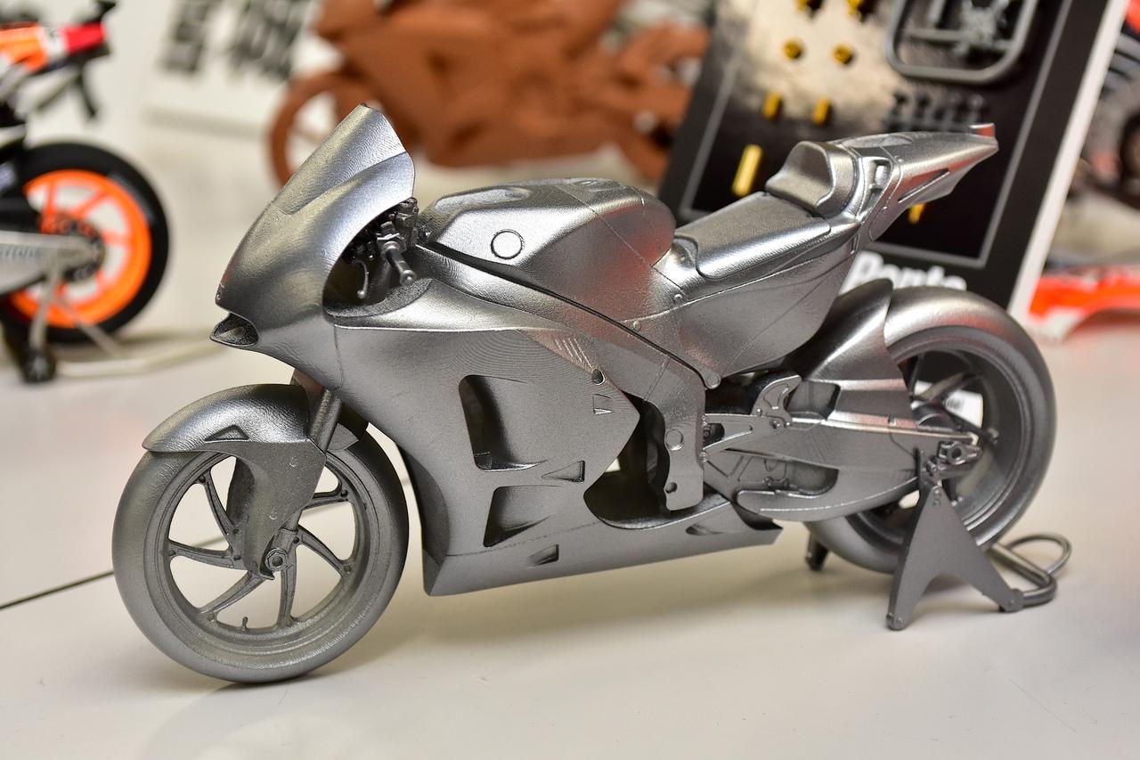 作れば速さの秘密が分かる？ タミヤ1/12 レプソル Honda RC213V'14発売