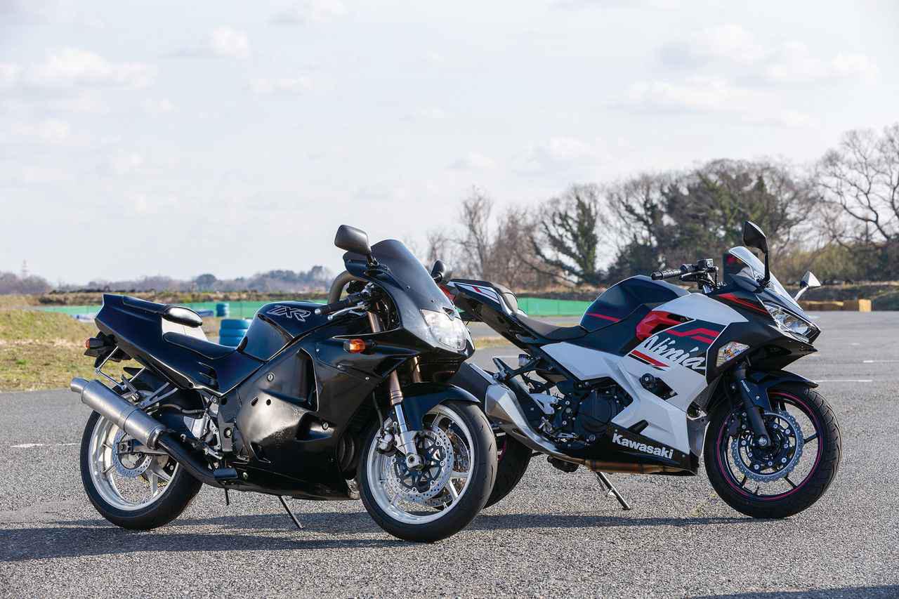 新旧250ccスポーツ対決！ 昔の4気筒と今の2気筒どっちが速いの