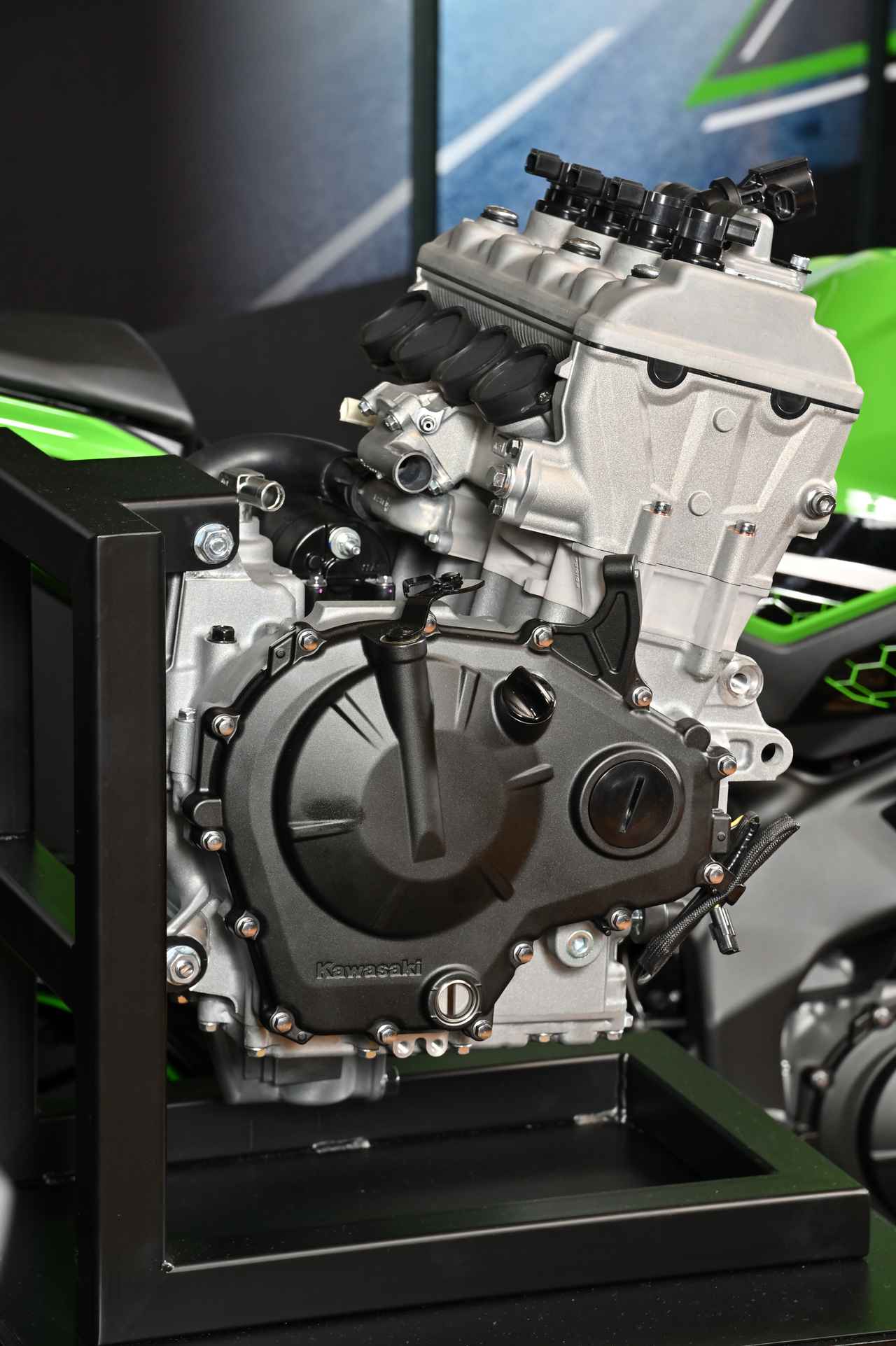 なんと！ZX-25Rのエンジン単体初公開!! カワサキモーターサイクル