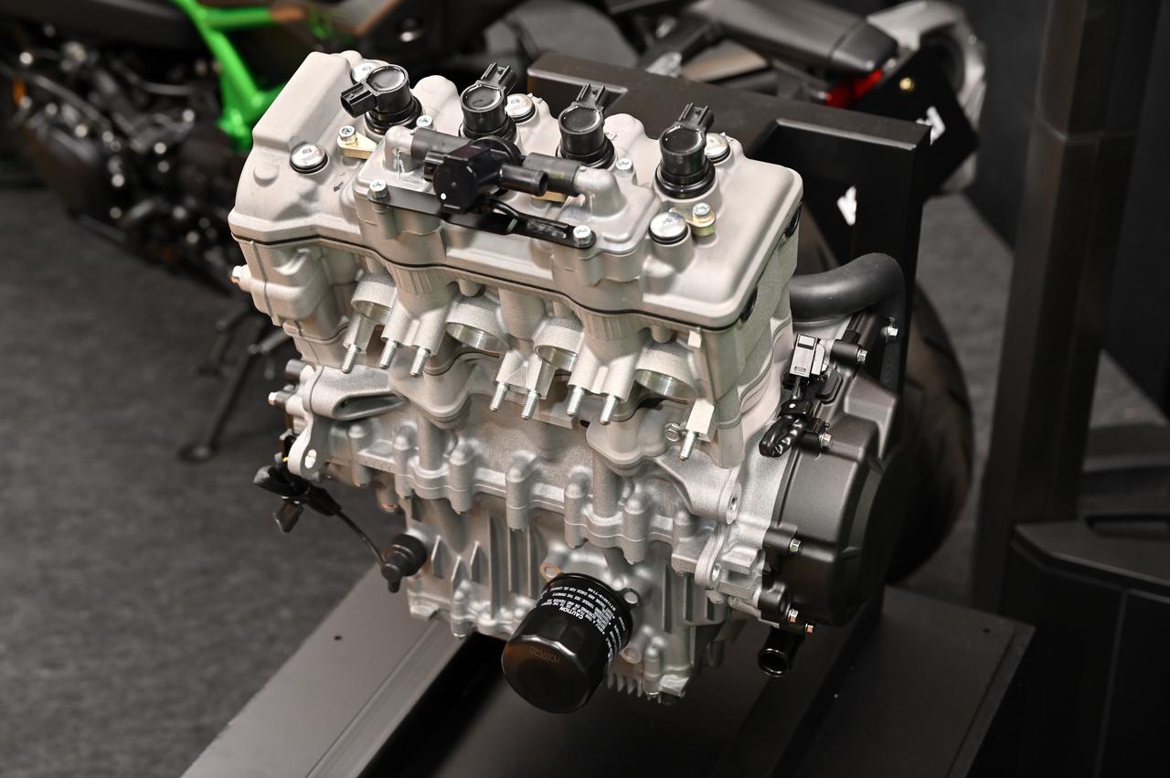 なんと！ZX-25Rのエンジン単体初公開!! カワサキモーターサイクル