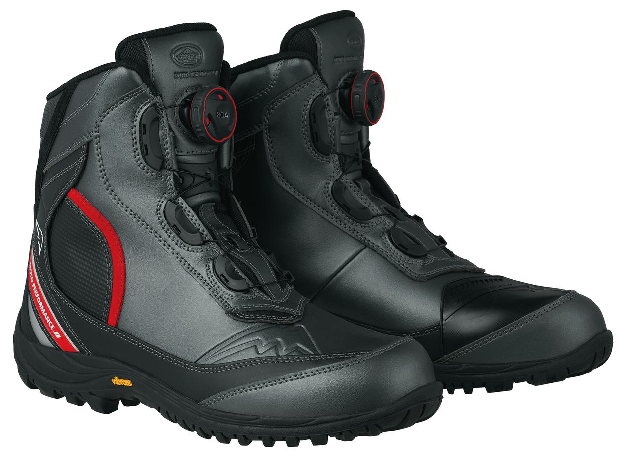 防水仕様で〈BOA〉を採用したスキのないライディングシューズ