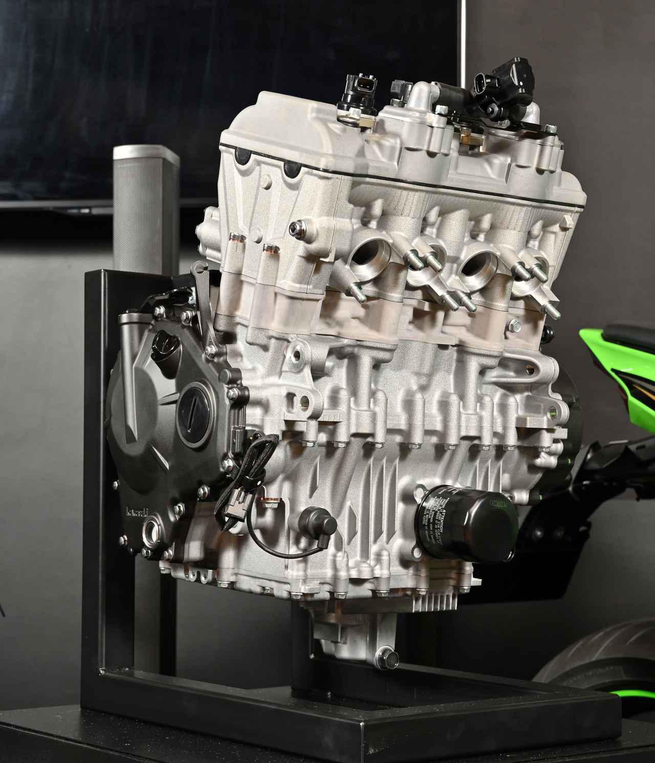 SCOOP!】出るか!? 4気筒エンジン採用のZX-25Rネイキッド！カワサキ