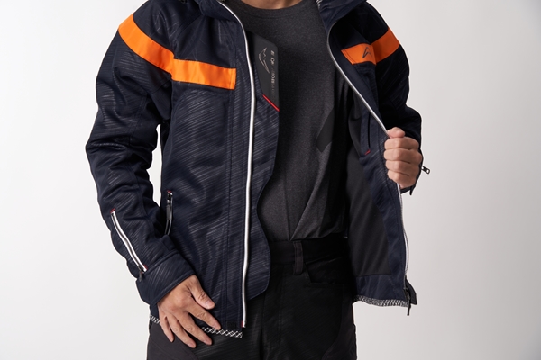 クシタニが人気製品「フルメッシュパーカージャケット」の2022年モデル