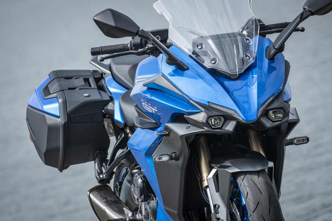 何かと普通じゃない『GSX-S1000GT』にパニアケースをつけてみたら