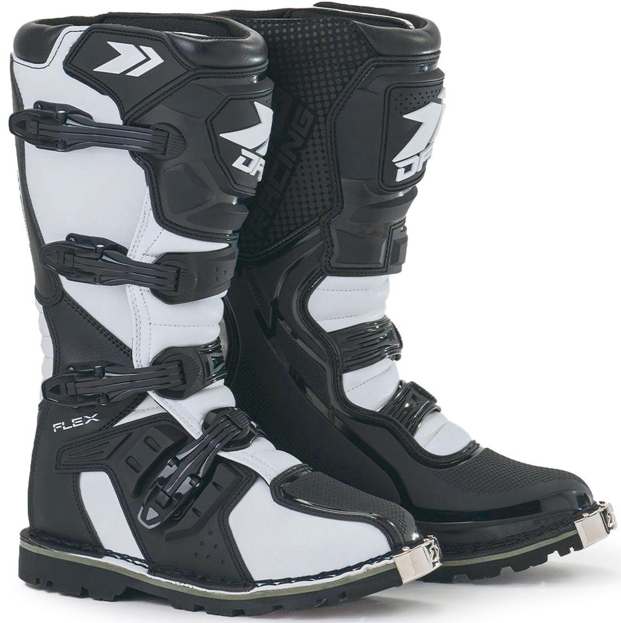 ダートフリークから日本人の足にフィットし履きやすい、DFG