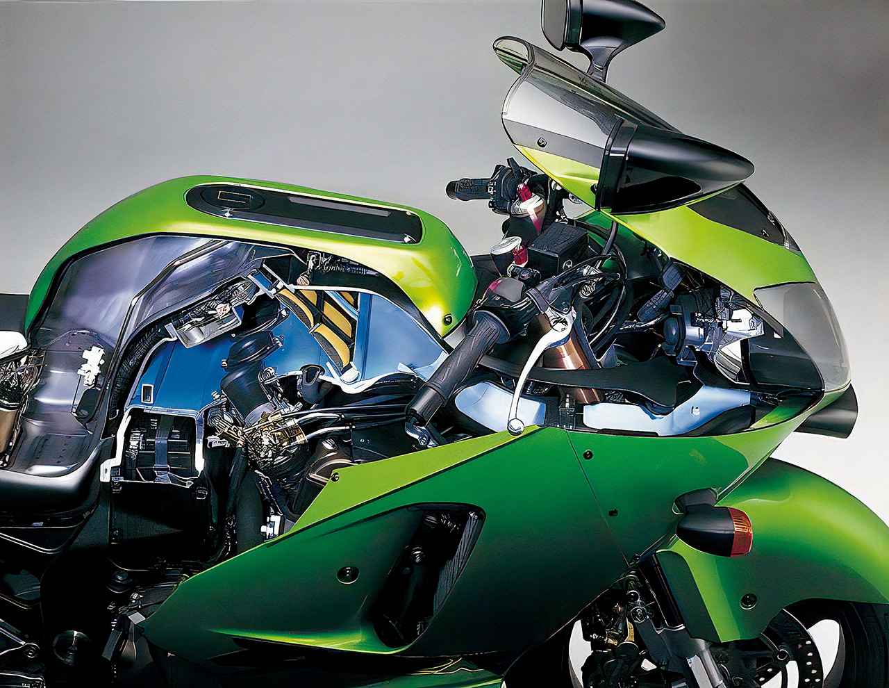 カワサキ「Ninja ZX-12R」2000年｜世界最速の座を奪回すべくカワサキが