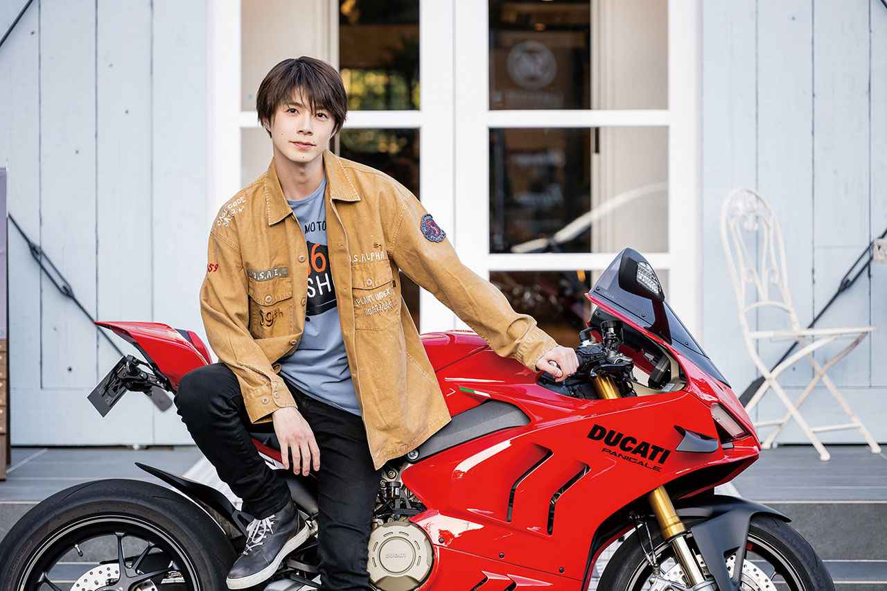 前編】横田龍儀 × 佐藤信長 バイクトーク｜Ninja ZX-25Rとパニガーレ