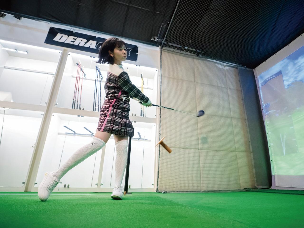 スウィングは綺麗でも飛ばないと悩むゴルファー必見！ 脚＆肩甲骨を