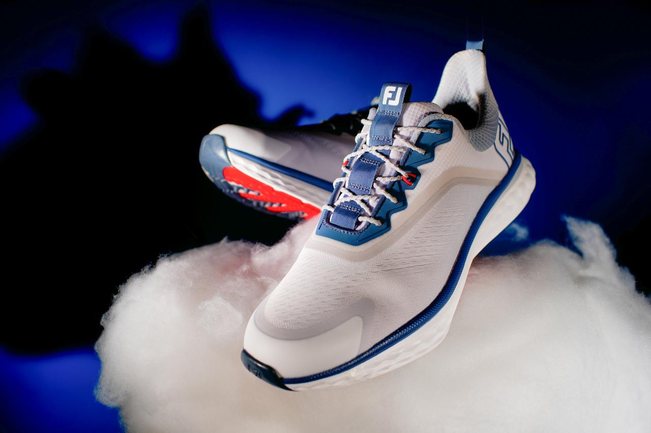 プレゼント】フットジョイの新世代スパイクレス「FJクオンタム」を3名