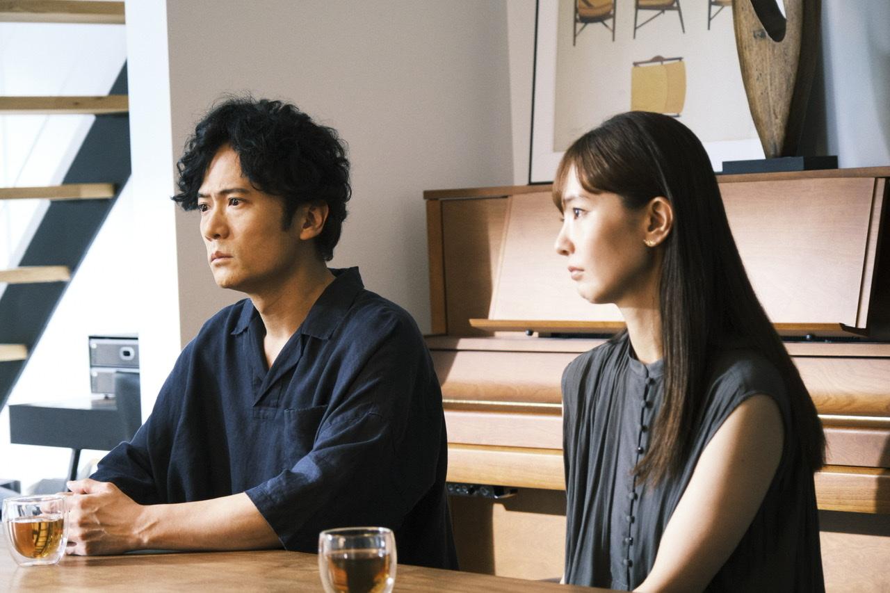 稲垣吾郎(主演)×今泉力哉(監督)映画『窓辺にて』ティザービジュアル