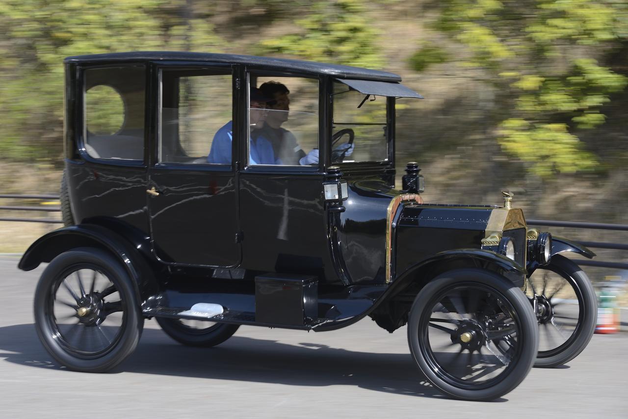 試乗】クラシックカー T型フォードを運転する【イベント】 - Web