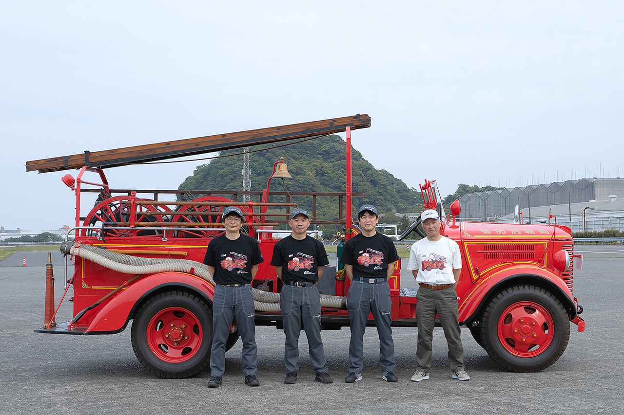 はたらくクルマ】日産が戦中戦後に活躍した「消防ポンプ自動車」を